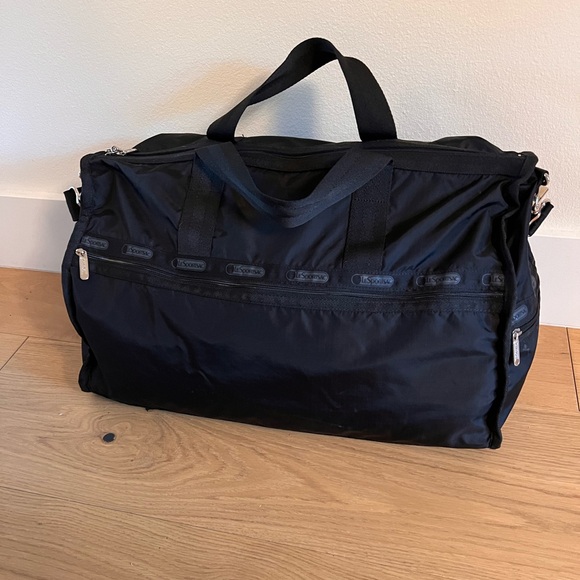 LeSportsac LARGE DELUXE WEEKENDER - Picture 1 of 3